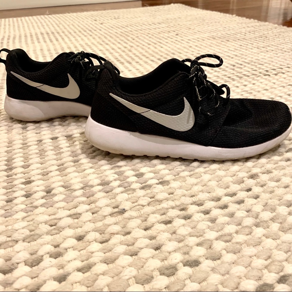 Nike Tanjun running shoes, 8.5